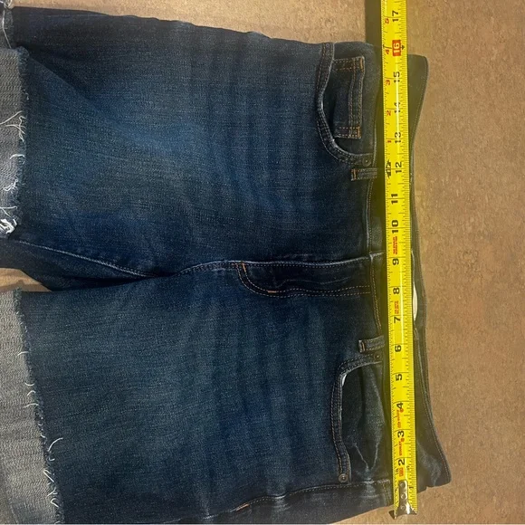 **2 FOR $15 FREE SHIPPING***Ann Taylor Loft Blue Jean Shorts with Distressed Hem - Picture 7 of 7